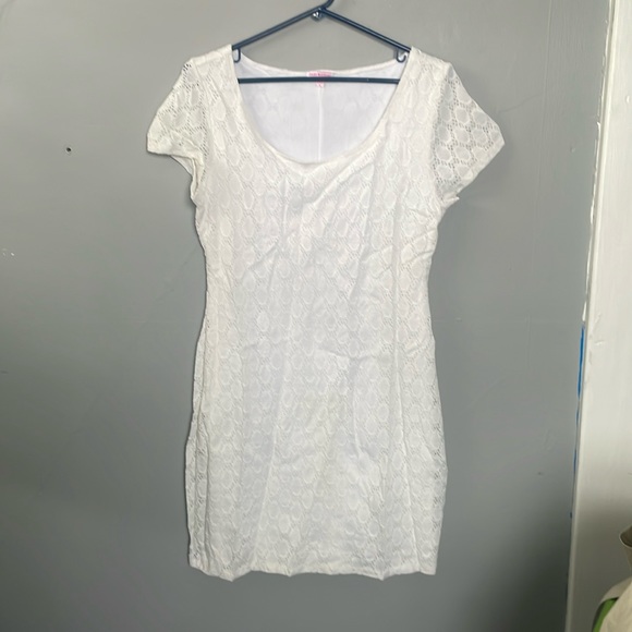 Isaac Mizrahi Dresses & Skirts - Isaac Mizrahi Large white eyelet round neckline mini bodycon dress romance
